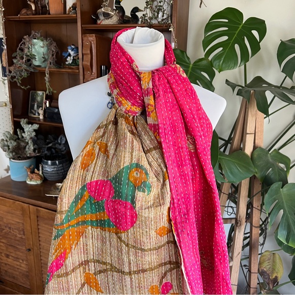 Kantha Vibrant Pink Multicolor Bird Scarf Wrap Shrug or Table Runner Decor - Picture 2 of 15